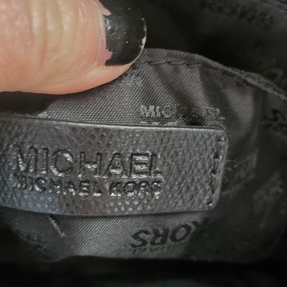 Michael Kors Black Leather Tote Bag Snall Jet Set. Gold Hardware - Picture 8 of 8